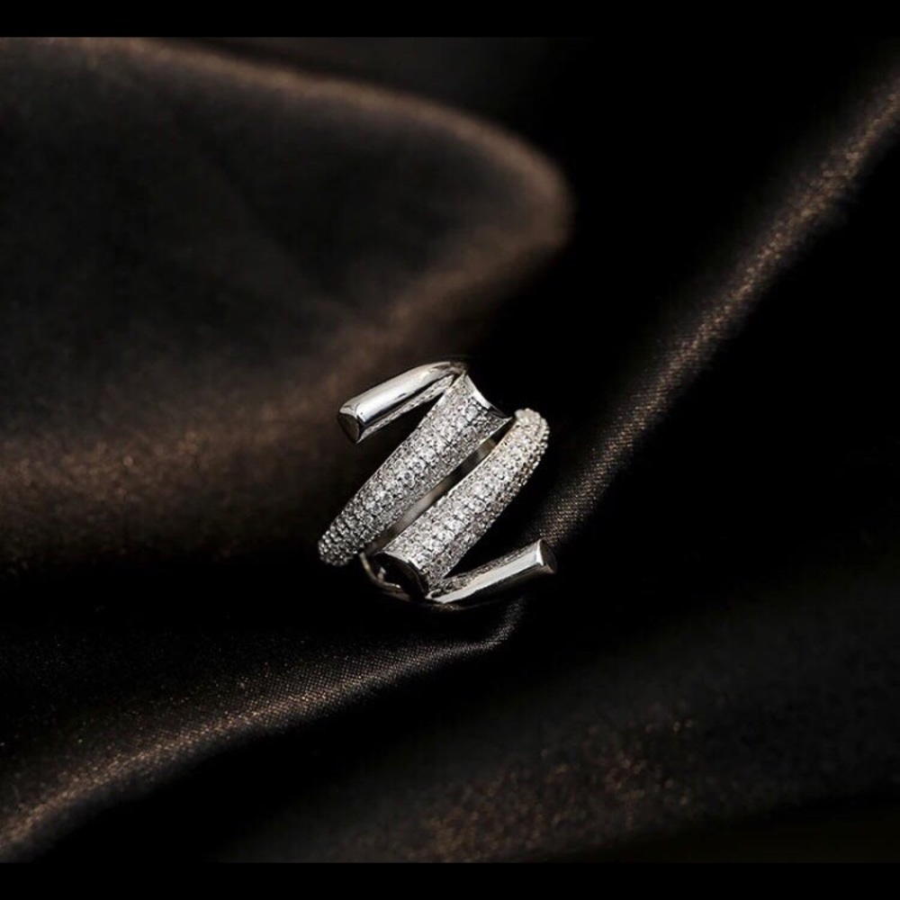 - Gorgeous Swarovski Elements Ring Adjustable - image 2